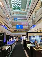 Écran LED couleur pleine résolution intérieure P1.86 P2 P2.5 P2.97 et affichage LED à épissure arbitraire à angle droit pour conférence