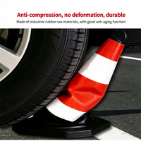 Cônes de signalisation ronds flexibles OEM de 90 cm en caoutchouc-plastique avec collier réfléchissant prismatique haute intensité pour zones de construction