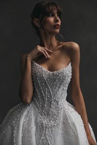 Abito da sposa Ruolai HL740 di lusso con scollo a V, senza maniche, a balze, con vita basca e perle - Product Image 5