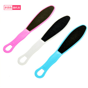 Brosse pour les pieds, lime à pieds, brosse double face, coupe-ongles pour les pieds et autres outils de soin des pieds. - Product Image 2