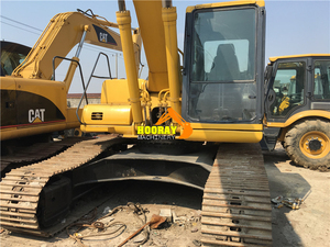 Excavatrice sur chenilles Komatsu PC220-6 d'occasion avec marteau, moteur, boîte de vitesses et engrenages - Poids opérationnel de 22 tonnes en vente - Product Image 3