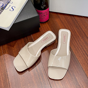 Pantuflas para Hombre y Mujer, Elegantes y Modernas para Uso en Exteriores, con Ajuste Versátil y Función Antideslizante - Product Image 4