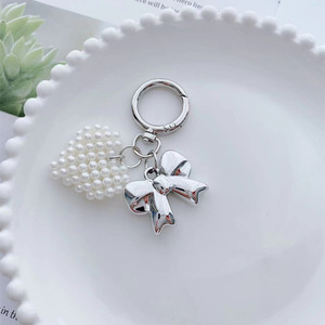 Mini porte-clés tendance en acrylique perlé avec nœud et cœur, breloque de téléphone, pendentif de sac, accessoires pour femmes - Product Image 6