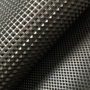 حصيرة أرضية مطاطية مقاومة للحمض ومضادة للانزلاق بتصميم هرمي، أرضيات مطاطية متينة - Product Image 1