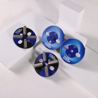 Disque abrasif diamanté de 4'' pour le ponçage des sols en béton avec trou de positionnement, haute concentration en diamant pour l'élimination des revêtements
