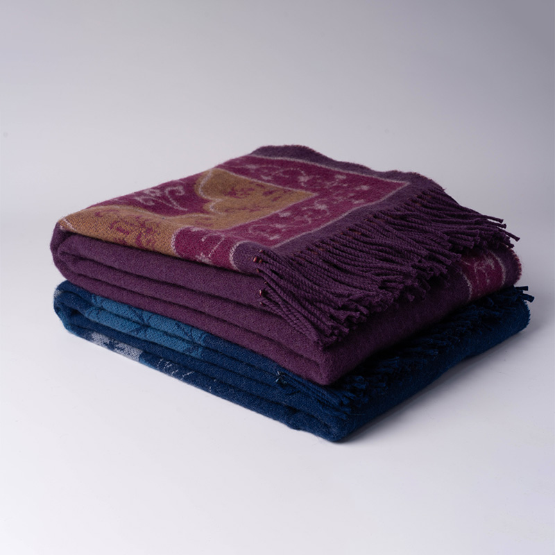 Stock Jacquard Woven 100% Wool High Quality Cashmere Feel for Women Solid Color