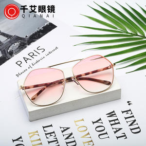 Lunettes de soleil rétro Qianai, monture dorée, verres dégradés roses, UV400, unisexe, design polygonal irrégulier - Product Image 3