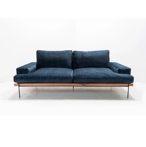 Canapé moderne en velours avec rails en bois, style Mid-Century, trois places, dossier et accoudoirs rembourrés, pieds en métal, mobilier de salon - Product Image 1