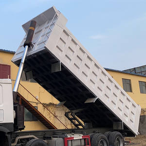 Sinotruk Howo T7H 8x4 nouveau camion léger à carburant diesel 12 roues tracteur à benne basculante avec direction à droite - Product Image 5