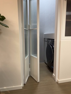 Französische Stahl-Falttür mit thermisch getrenntem schlankem Rahmen, doppelt verglastem Isolierpaneel und glattem Faltsystem für den Außenbereich - Product Image 4