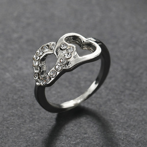 Set di Gioielli Minimalista Romantico con Collana con Ciondolo a Cuore in Acciaio Inossidabile Argento con Chiusura Magnetica, Anello e Orecchini, Regalo per Lei - Product Image 5