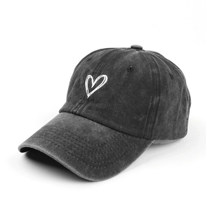 Gorra de béisbol con logotipo bordado de corazón simple y de moda, gorra de béisbol deportiva informal de fibra de poliéster para exteriores - Product Image 2