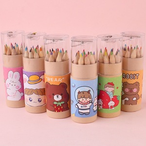 Lot de 12 crayons de couleur courts en bois à motifs de dessins animés, promotionnels et très demandés, pour fournitures scolaires d'enfants - Product Image 1