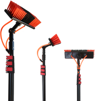 Brosse non conductrice en fibre de verre alimentée par l'eau pour l'élimination des excréments d'oiseaux des panneaux photovoltaïques sur les toits