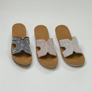 2025 zapatillas de plataforma de diamante de lujo para mujer, diseño hueco, cierre deslizante iluminado, transpirables, playas de verano, venta al por mayor - Product Image 6