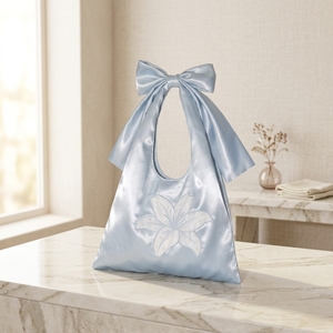 Borsa di Lusso in Raso di Seta con Fiocco, Personalizzabile con Ricamo di Perle e Fiori, Grande Capacità, Elegante Borsa <span class=keywords><strong>a</strong></span> Spalla da Donna 35*25cm - Product Image 5