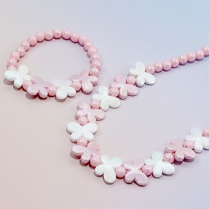 Set di Gioielli Classico in Plastica per Bambine con Farfalle e Perle, Collana e Braccialetto con Perle Finte Rosa e Bianche, Regalo Carino - Product Image 5