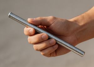 Barre filetée pleine en acier au carbone haute résistance de qualité industrielle, grade 8.8, électrogalvanisée, filetage lisse, en stock - Product Image 4