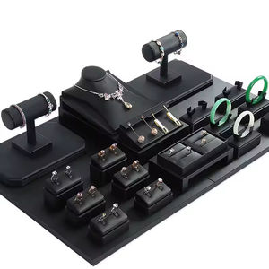 Présentoirs à bijoux de table personnalisés en forme de buste, en cuir suédé noir, pour magasin - Product Image 2