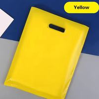 Sacs fourre-tout personnalisés en plastique PE durable avec impression en héliogravure et poignée longue pour l'emballage de vêtements et de chaussures, et les achats de cadeaux