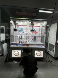 부드러운 장난감 UFO 캐처 두 다리 클로 머신 일본 토레바 클로 머신 대형 2인용 베개 플러시 인형 놀이기구 - Product Image 3