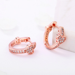 Orecchini a Cerchio a Forma di Cuore in Cristallo per Donne, Stile Huggie Dolce e Trendy, Accessori per Uso Quotidiano - Product Image 2