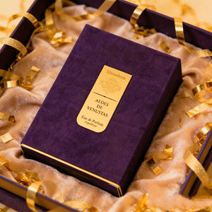 <span class=keywords><strong>กล่อง</strong></span>บรรจุภัณฑ์น้ำหอมหรูหราแบบกำหนดเอง <span class=keywords><strong>กล่อง</strong></span>กระดาษดีไซน์สร้างสรรค์สำหรับเครื่องสำอาง <span class=keywords><strong>กล่อง</strong></span>กระดาษแข็งเคลือบด้านพิมพ์ลายฟอยล์ - Product Image 3