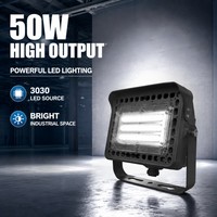 Projecteur LED industriel extérieur 50W avec puce Lumileds et driver intégré pour l'éclairage des parkings, entrepôts et places publiques