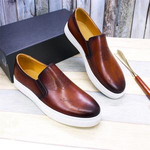 Mocasines de Hombre de Alta Calidad, Estilo Europeo Americano, Diseño Británico Moderno con Grabado Láser, Punta Ligeramente Puntiaguda, Estilo Casual - Product Image 3