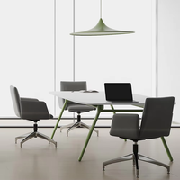 Table de réunion modulaire moderne Nouveau mobilier de bureau pour 6-8 personnes Nouveau bureau de conférence en bois à panneaux pour hôtels hôpitaux