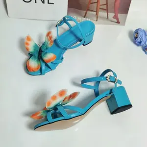 Estate donna <span class=keywords><strong>sandali</strong></span> in vera <span class=keywords><strong>pelle</strong></span> con fiore di farfalla <span class=keywords><strong>blu</strong></span> blocchi tacchi alti aperti in gomma scarpe con cinturino Vintage Casual alla caviglia - Product Image 2