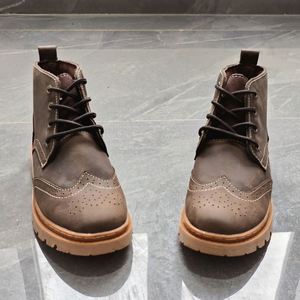 Botas Retro de Otoño, Estilo Nuevo, de Cuero Genuino, Bordadas, para Mujer, Botines Cortos Estilo Brogue, Británicas, para Motocicleta, con Aumento de Altura - Product Image 5