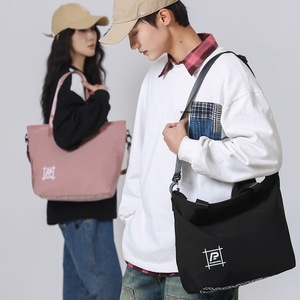 Sac de voyage bandoulière grande capacité en tissu Oxford imperméable avec fermeture éclair et poignée souple, style décontracté pour femme, idéal pour l'université, collection mode japonaise et coréenne 2024 - Product Image 4