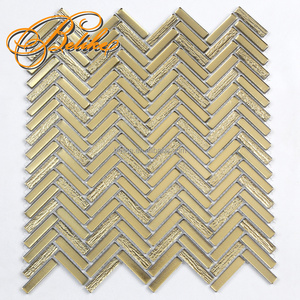 Schlichte Metallisch Beschichtete Glasmosaikfliesen Chevron-Fischgrätmuster Umweltfreundliche Innenwanddekoration BELIKE 5mm Dick 5+ - Product Image 1