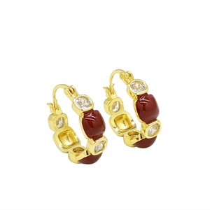 Pendientes de Aro de Circonita Rojo Vino Chapados en Oro de 14K de Fábrica Ilona, Pendientes de Joyería de Cobre de <span class=keywords><strong>Moda</strong></span> Navideña para Mujer - Product Image 6