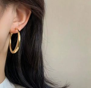 <span class=keywords><strong>Pendientes</strong></span> de Aro Geométricos Minimalistas de Hierro Electrochapado, Diseño de Nicho de Alta Gama, Joyería Sencilla para Mujer, Modelo al por Mayor - Product Image 4