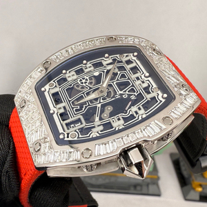 Reloj para hombre con forma de tonneau y diamantes incrustados, reloj con velcro de nailon y diamantes cultivados en laboratorio - Product Image 3