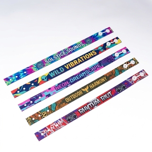 Bracelets tissés en tissu écologiques jetables personnalisés avec fermeture et logo sur mesure pour événements et festivals de musique - Product Image 1