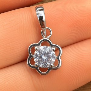 จี้รูปดอกไม้ประดับเพชร CZ สำหรับผู้หญิง เงินแท้ชุบโรเดียม ดีไซน์เรียบง่าย น้ำหนัก 1.75 กรัม เหมาะสำหรับงานแต่งงานและงานปาร์ตี้ - Product Image 1