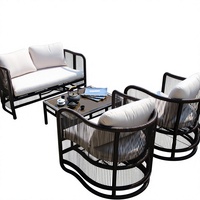 Outdoor-Sofa-Set für den Garten, Freizeitmöbel aus Kunststoff-Rattan, Sonnen- und Wasserfest, Freiluft-Möbel im Modernen Chinesischen Stil