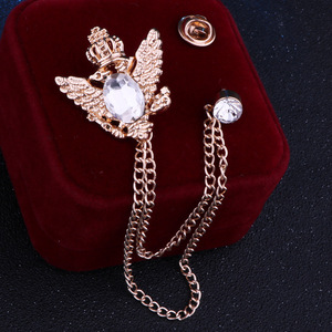 Broche de Águia Bicéfala Antiga com Corrente de Cristal e Pingente de Tassel para Moda Masculina - Product Image 3