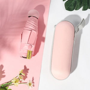 Parapluie pliable à capsule promotionnelle Parasol Meilleur voyage portable UV Petit 5 Mini parapluie pliable avec logo personnalisé avec étui - Product Image 6