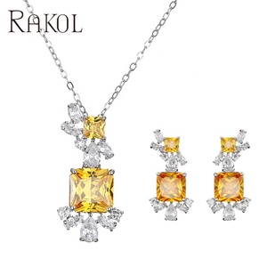 RAKOL SP3196 Juego de Joyería de Cobre Fino con Zirconia Colorida, Collar con Colgante de Corazón y Pendientes de Novia, Encantador y Elegante para Boda - Product Image 3