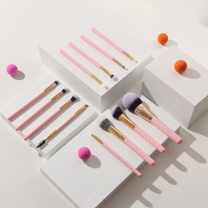 2025 Juego <span class=keywords><strong>de</strong></span> brochas <span class=keywords><strong>de</strong></span> maquillaje <span class=keywords><strong>de</strong></span> viaje veganas <span class=keywords><strong>de</strong></span> lujo 12 piezas Cepillos <span class=keywords><strong>de</strong></span> pelo sintético sin crueldad Rosa para la cara - Product Image 4