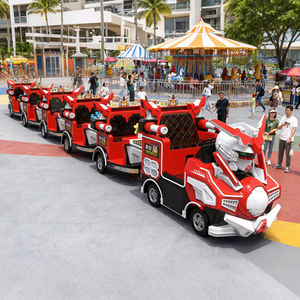 รถไฟต่อสู้หุ่นยนต์สีแดงแบบกำหนดเองสไตล์กันดั้ม พร้อมจอ LCD ขนาด 27 นิ้วแบบอินเทอร์แอคทีฟ สำหรับใช้ในสวนสนุก ห้างสรรพสินค้า และโรงเรียน - Product Image 1