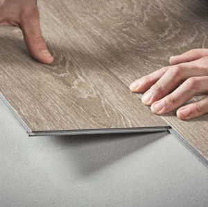 Dalles de sol en <span class=keywords><strong>vinyle</strong></span> SPC LVT à clipser, antidérapantes, aspect bois, PVC, pour décoration intérieure, solution de design graphique, directement de l'usine, Piso Spc - Product Image 1