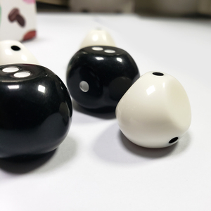 שרש פוליהדראן dnd בגודל מותאם אישית קוביות פלסטיק לבן ושחור צורות מיוחדות עם לוגו מותאם אישית למנתחים ודרקונים - Product Image 5