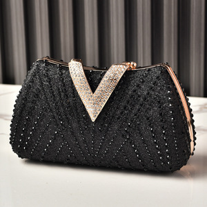 <span class=keywords><strong>Sac</strong></span> de soirée en gros pour femme, pochette en forme de V avec strass, <span class=keywords><strong>bandoulière</strong></span> chaîne détachable, <span class=keywords><strong>sac</strong></span> à main de fête formel - Product Image 2