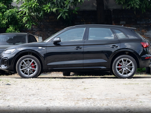 <span class=keywords><strong>AUDI</strong></span> Q5L d'occasion <span class=keywords><strong>2023</strong></span>, SUV <span class=keywords><strong>sport</strong></span> de luxe traditionnel, provenant de la gamme <span class=keywords><strong>Audi</strong></span> AWD <span class=keywords><strong>Quattro</strong></span> 2.0T 190 ch, 5 portes, 5 places, SUV intermédiaire Q5L - Product Image 5