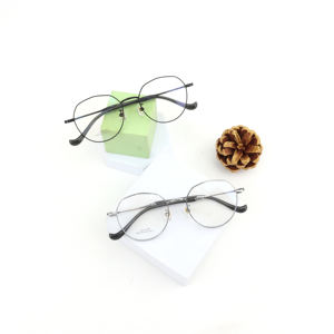Gafas ópticas <span class=keywords><strong>de</strong></span> titanio para miopía, <span class=keywords><strong>lentes</strong></span> transparentes para exteriores, ligeras, nuevo estilo, venta al por mayor, <span class=keywords><strong>2022</strong></span> - Product Image 6